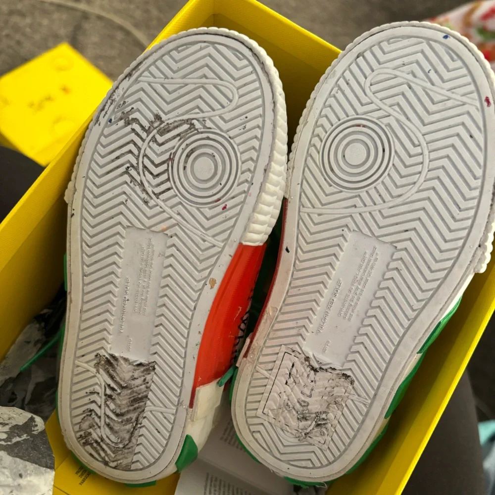 Off-White - Picture 3 of 5